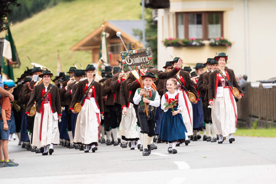 Aufmarsch beim Bezirksmusikfest in Ranggen 2024